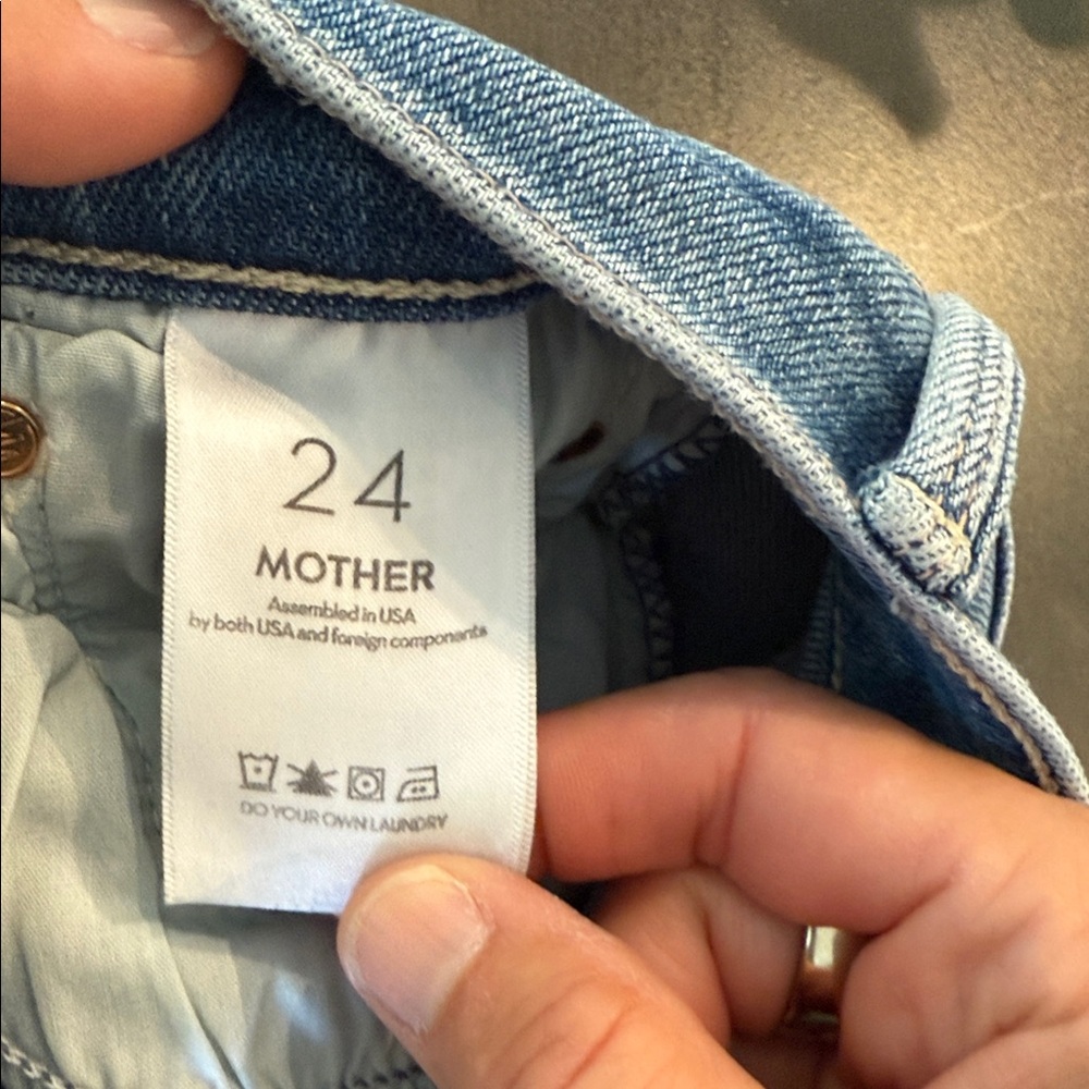 MOTHER Classic Blue Jeans - Picture 2 of 4
